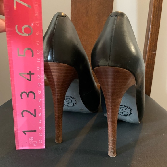 Jessica Simpson Black and Wood Print Heels - Picture 7 of 7